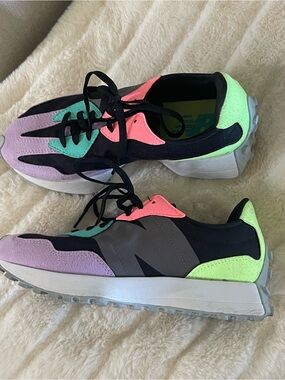 Women’s New Balance 327 Multicolor Retro Runner Sneakers